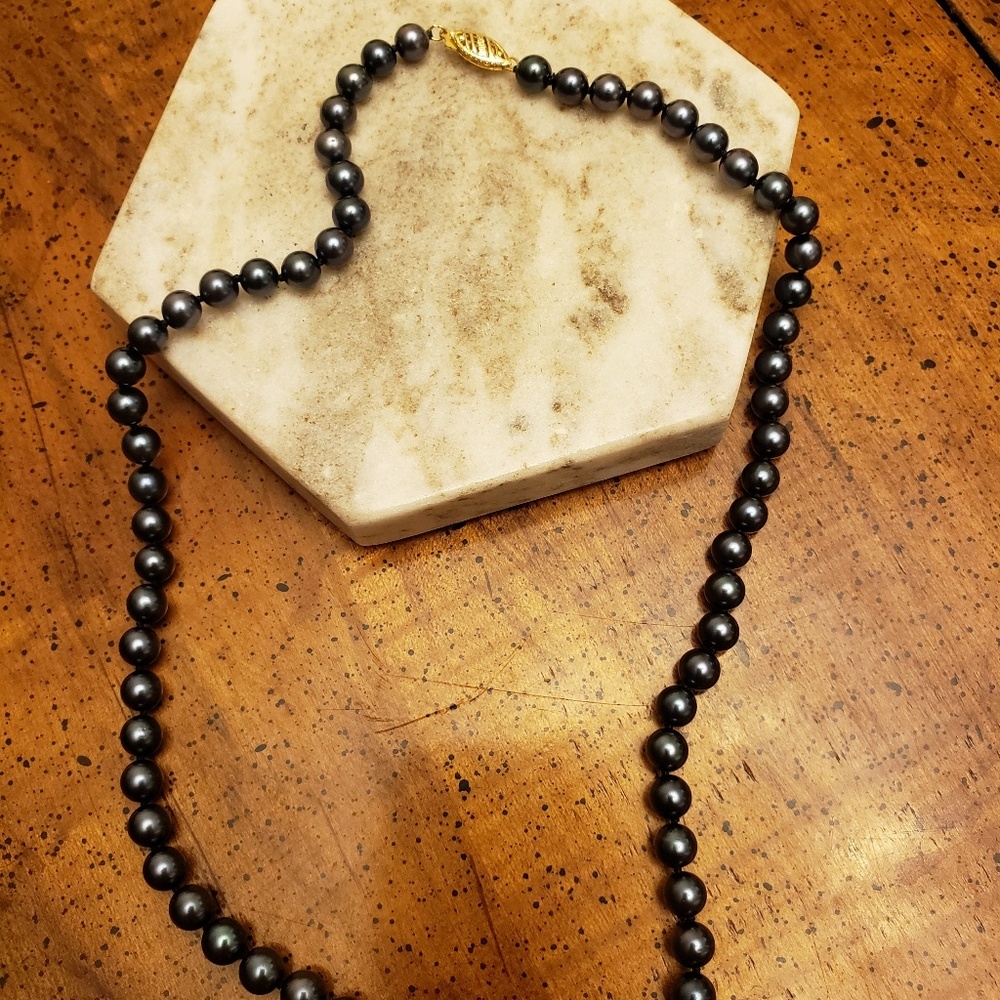Akoya cultured pearl 14k gold black pearl necklace